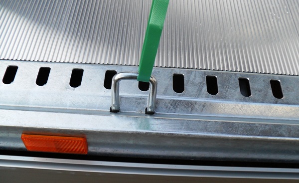 Humbaur Universal 3000 mit Aluboden und Alubordwänden