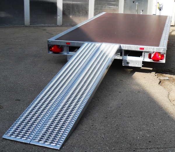 Humbaur Universal 3000 mit Holzboden