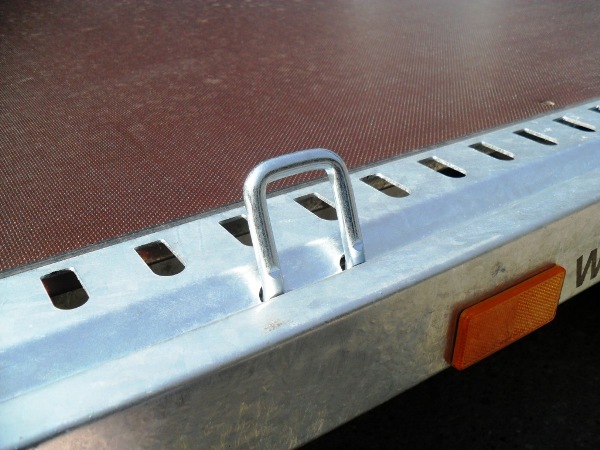 Humbaur Universal 3000 mit Holzboden