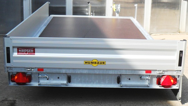 Humbaur Universal 3000 mit Holzboden und Alubordwänden