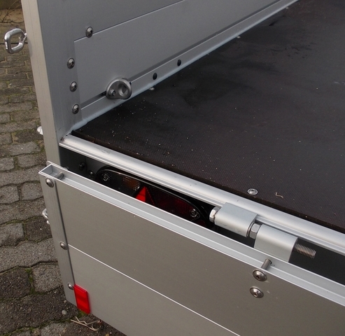 Koch 150.400.26 - Aluanhänger mit Reling und 6 Zurrösen, 2600kg, 400x150cm