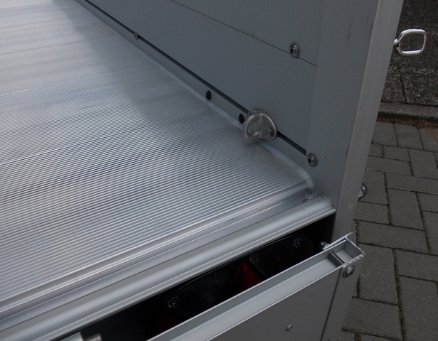 Koch B1000 mit 4 Zurrösen und Aluboden