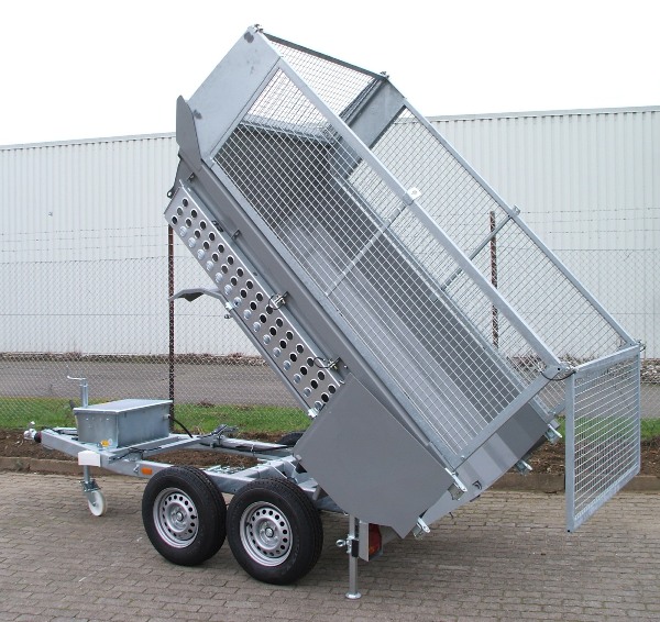 Muldy 3500 Cargo in Staubgrau,  Muldenkipper mit 3,5 t zGG  mit E-Pumpe+Handpumpe, Stahl-Rampen, 80cm hoher Gitteraufsatz