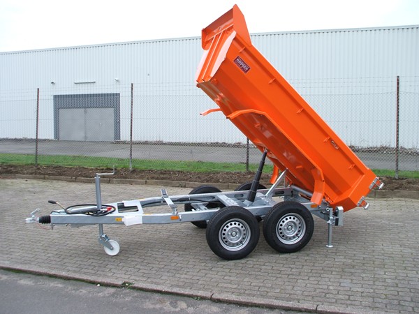 Muldy 3500 Cargo in Orange, extrem robuster Muldenkipper mit 3,5 t zGG  fr den harten Dauereinsatz