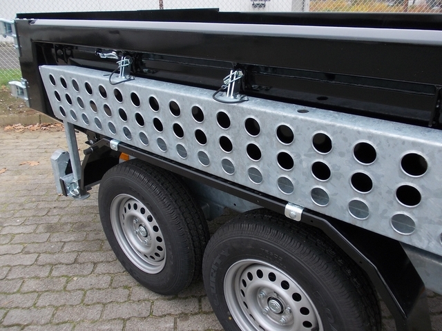 Muldy 3500 Cargo in Schwarz, extrem robuster Muldenkipper mit 3,5 t zGG, mit E-Pumpe + Handpumpe und Rampen