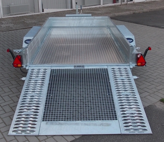 SARIS Magnum Explorer 3000 mit durchgehender Beladerampe, Boden mit Aluriffelbelag