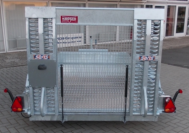 SARIS Magnum Explorer 3000 mit durchgehender Beladerampe, Boden mit Aluriffelbelag