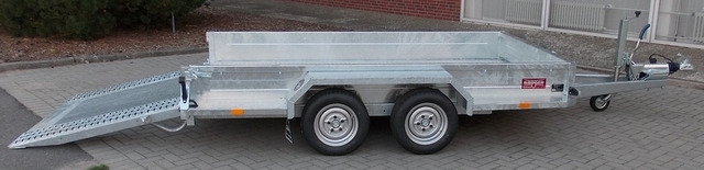SARIS Magnum Explorer 3000 mit durchgehender Beladerampe, Boden mit Aluriffelbelag