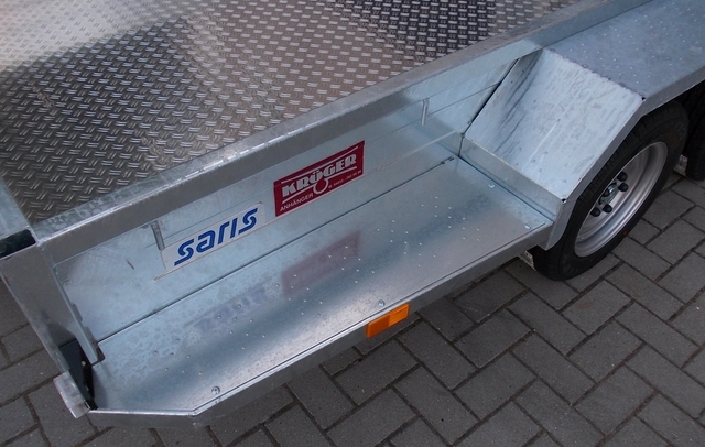 SARIS Magnum Explorer 3000 mit durchgehender Beladerampe, Boden mit Aluriffelbelag