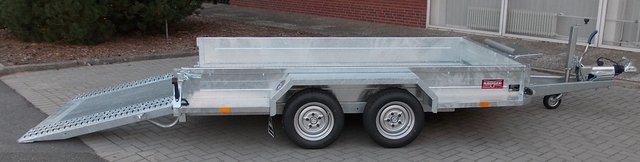 N SARIS Magnum Explorer 300 mit durchgehender Beladerampe, Boden mit Aluriffelbelag und Löffelablage