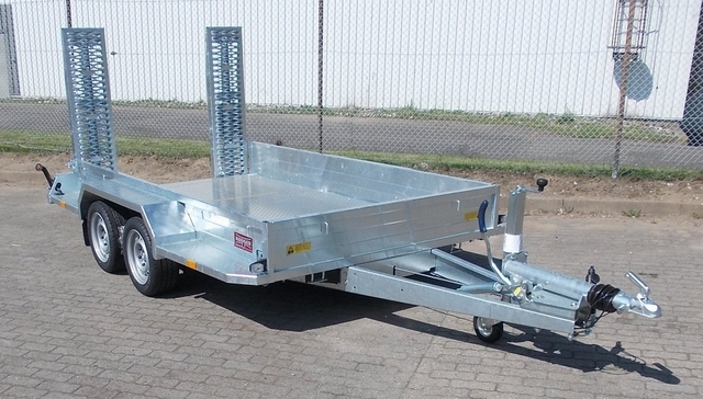 SARIS Magnum Explorer 3500 mit verstellbaren Rampen, Boden mit Aluriffelbelag