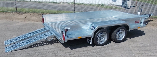 SARIS Magnum Explorer 3500 mit verstellbaren Rampen, Boden mit Aluriffelbelag