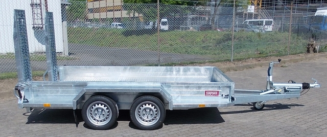 SARIS Magnum Explorer 3500 mit verstellbaren Rampen, Boden mit Aluriffelbelag