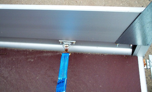 Unsinn K 821-13-1100-K, 750 kg z.GG., ungebremst, mit Stahlgitterauffahrklappe
