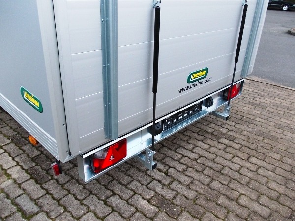 Unsinn PK 3054-10-2040 mit Beladerampe, Innenhöhe: 210 cm, mit Alufelgen