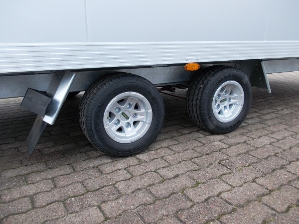 Unsinn PK 3054-10-2040 mit Beladerampe, Innenhöhe: 210 cm, mit Alufelgen