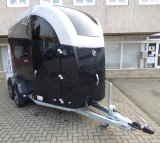 Careliner L night/silver, Panoramadach, Sattelkammer professional mit mobilem Sattelschrank, 2. Innenleuchte LED, Netz statt Plane, Kamera innen und aussen und Alufelgen (black/silver)