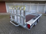 (Bild von Henra MT273015 Sehr stabiler Baumaschinentransporter, 2700KG zGG, 300x150x27cm, durchgehende Gitterrampe 115cm hoch)