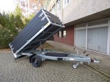 (Bild von * Saris Heckkipper K1 276 150 1500 1 mit E-Pumpe und Aufsatzbordw�nden, Black-Edition, 1,5t zGG, Ladema�e 276x150x60cm)
